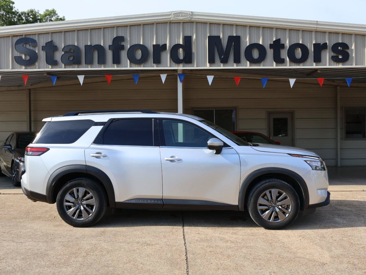 Used 2024 Nissan Pathfinder SV