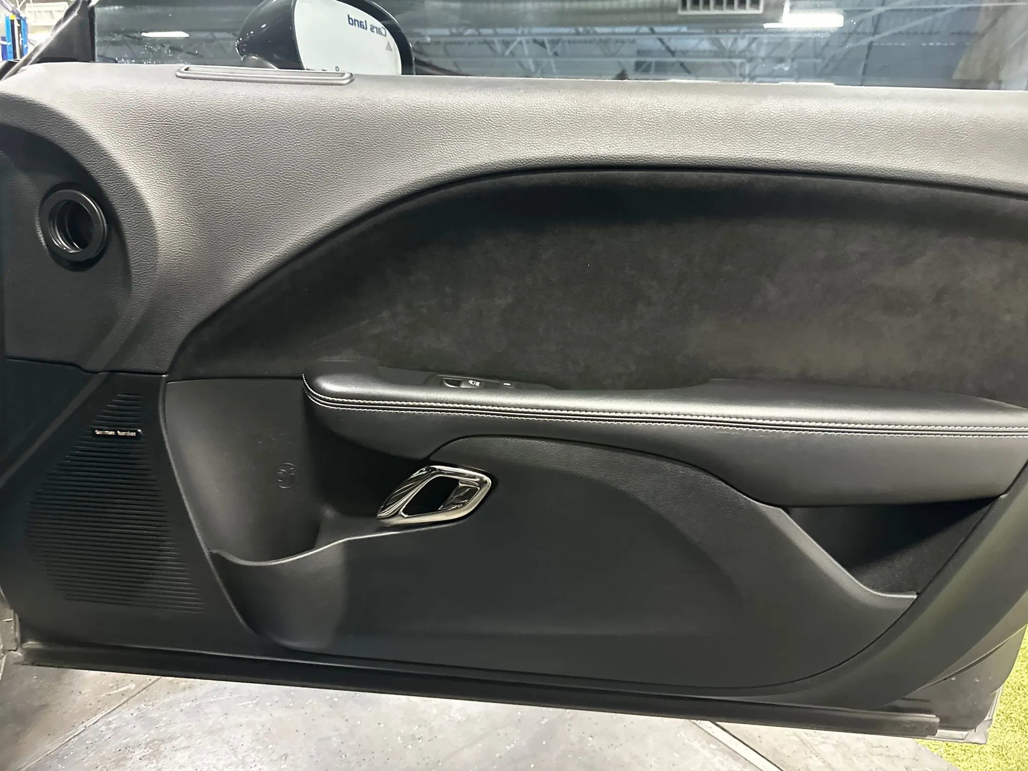 Used 2016 Dodge Challenger SRT Hellcat image 18