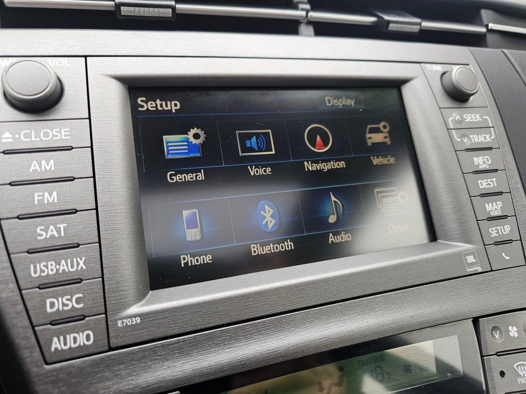 Used 2015 Toyota Prius Four w/ Deluxe Solar Roof Package image 28