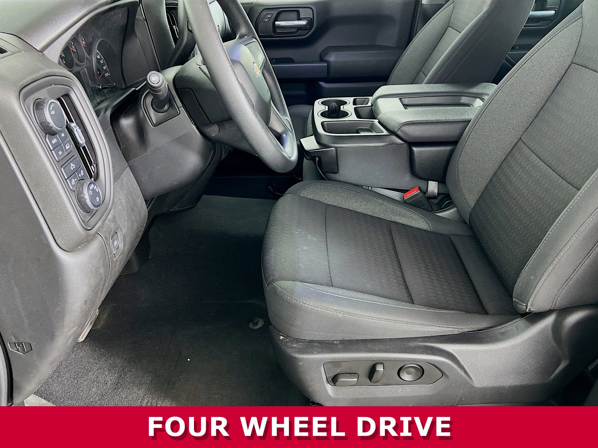 Used 2023 Chevrolet Silverado 1500 Custom image 3