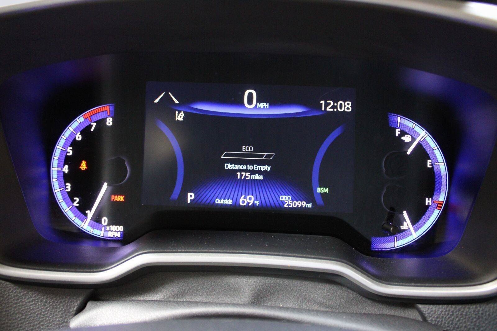 Used 2021 Toyota Corolla XSE FWD image 19