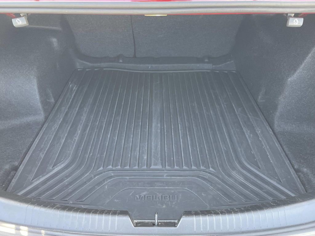 Used 2025 Chevrolet Malibu RS w/ LPO, Floor Liner Package image 11