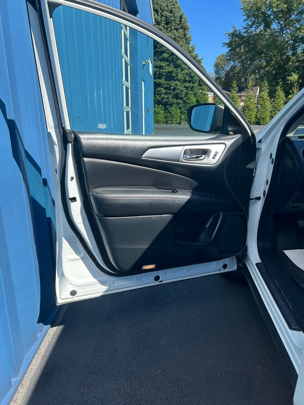 Used 2019 Nissan Pathfinder SL image 31
