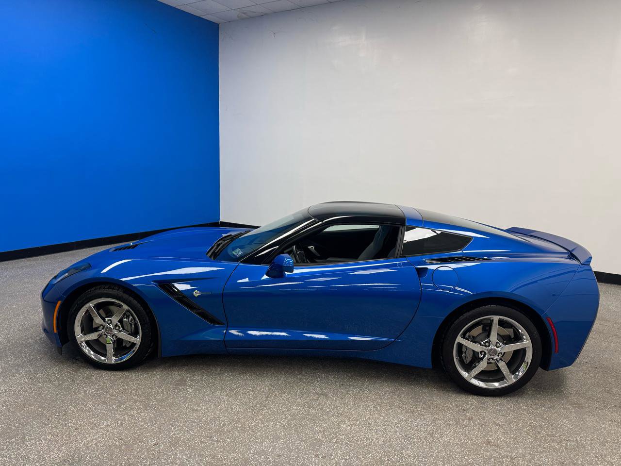 Used 2015 Chevrolet Corvette Stingray Coupe w/ 2LT Preferred Equipment Group image 6