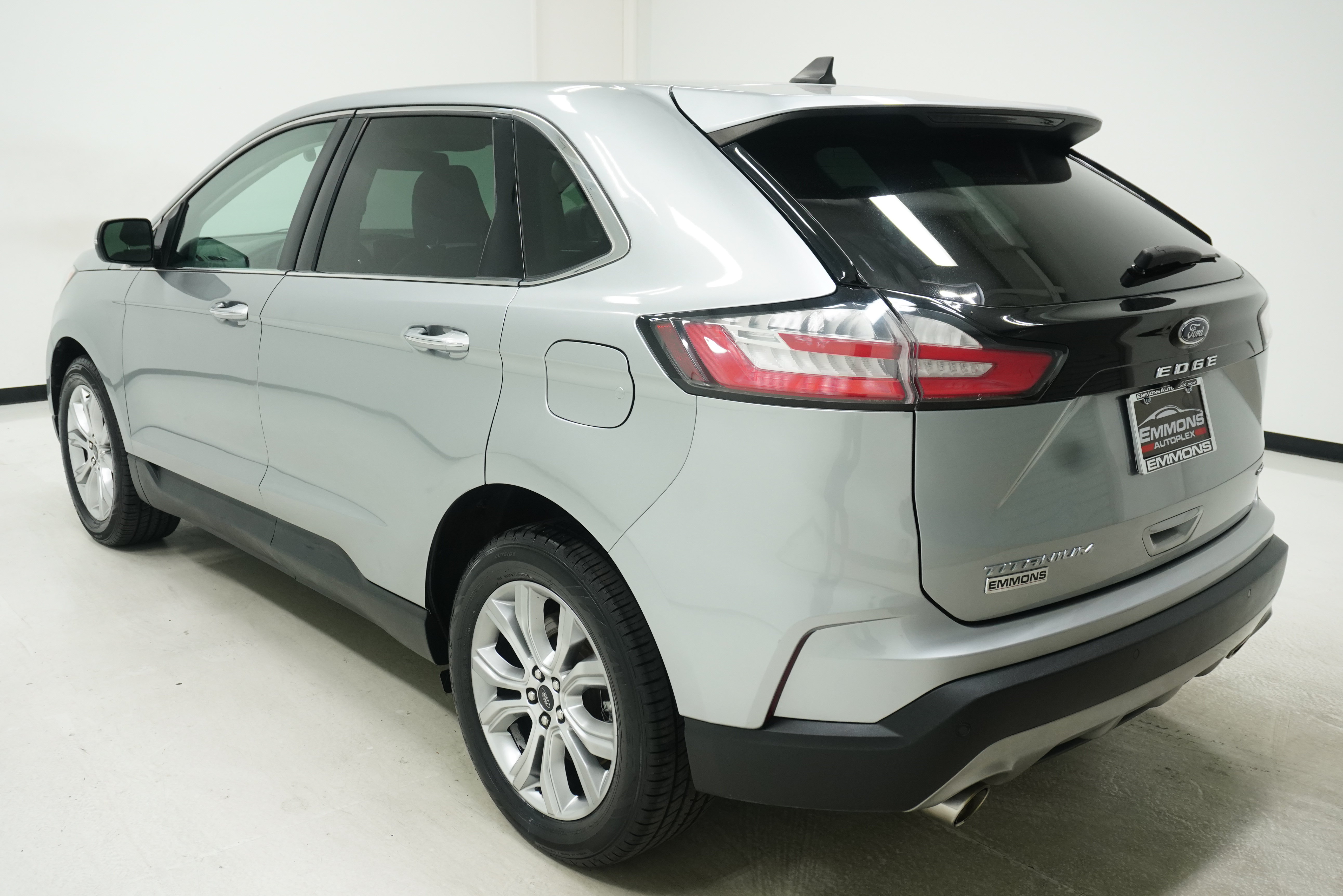 Used 2024 Ford Edge Titanium AWD/4WD image 6