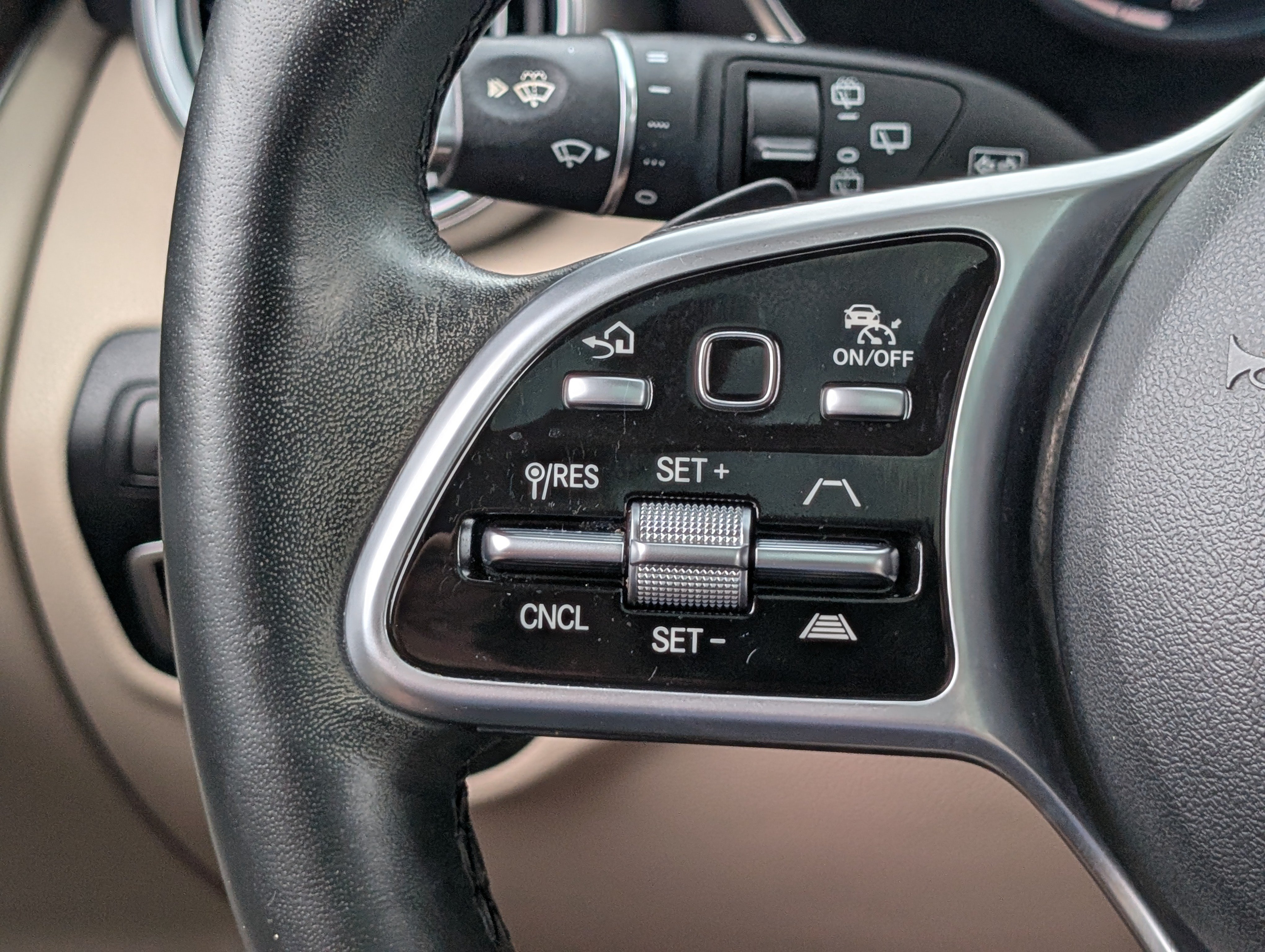 Used 2021 Mercedes-Benz GLC 300 4MATIC image 23