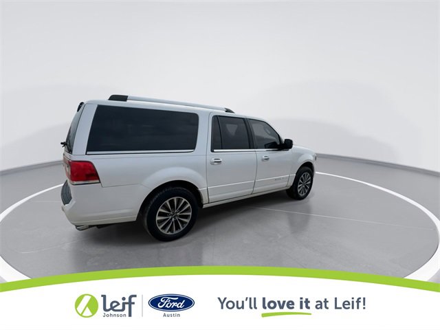 Used 2017 Lincoln Navigator L Select image 11