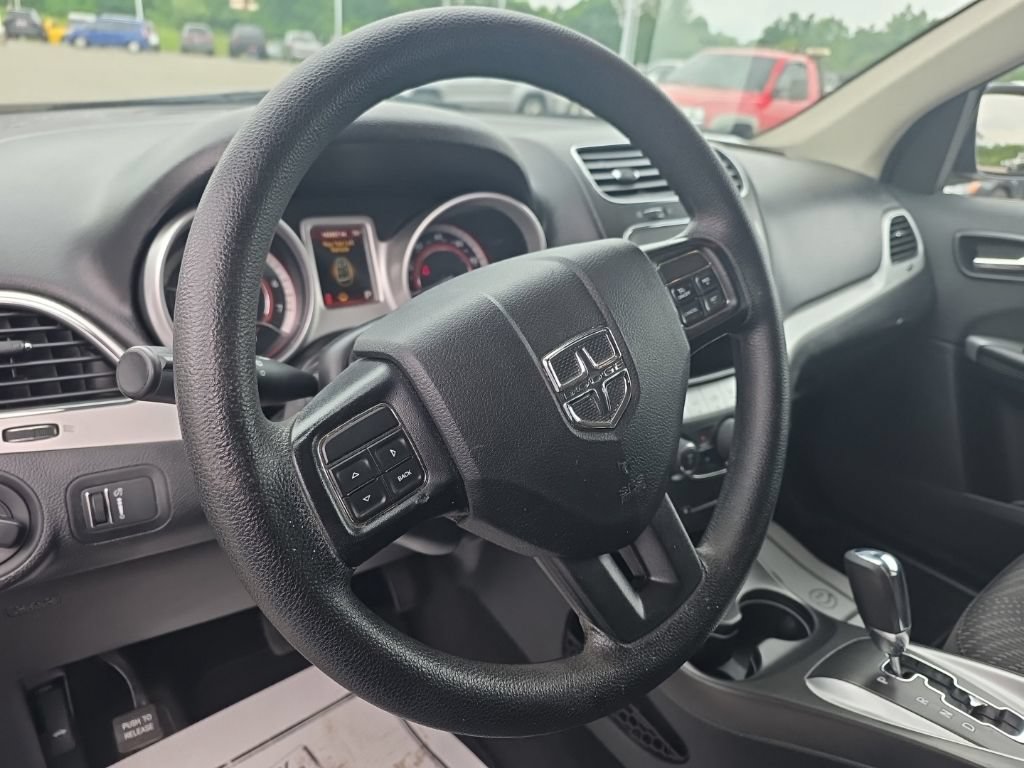 Used 2020 Dodge Journey SE FWD image 9