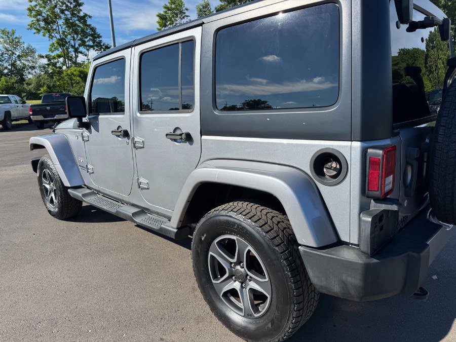Used 2016 Jeep Wrangler Unlimited Sahara AWD/4WD image 10