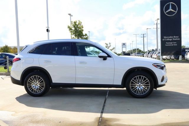 New 2025 Mercedes-Benz GLC 300 image 2