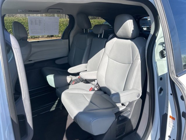 Used 2024 Toyota Sienna XLE image 16