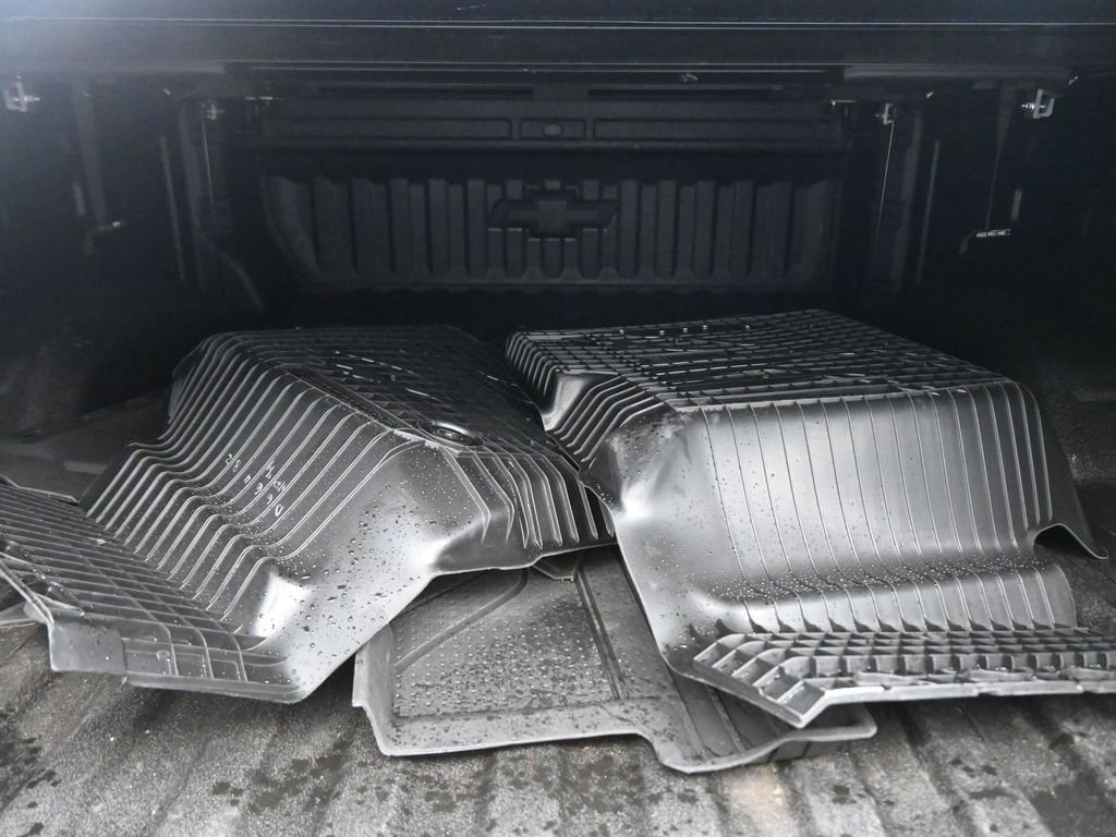 Used 2022 Chevrolet Silverado 2500 LTZ w/ Snow Plow Prep/Camper Package AWD/4WD image 18