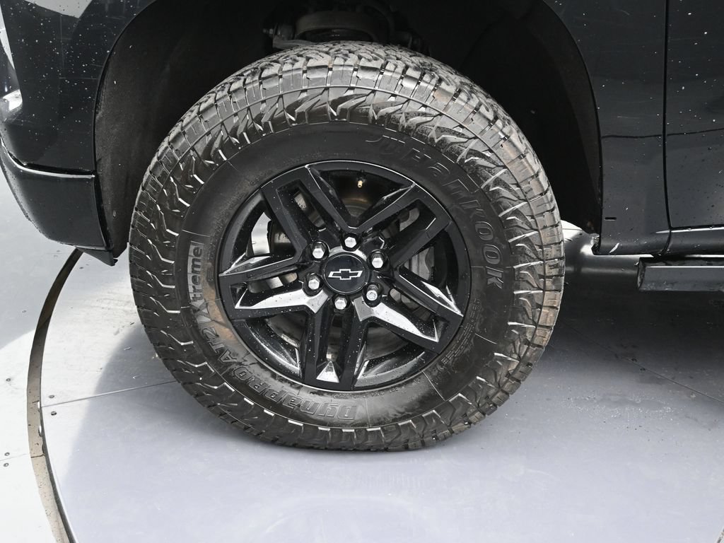 Used 2022 Chevrolet Silverado 1500 LT Trail Boss AWD/4WD image 11