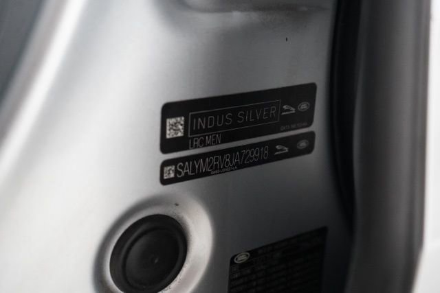 Used 2018 Land Rover Range Rover Velar R-Dynamic HSE image 38