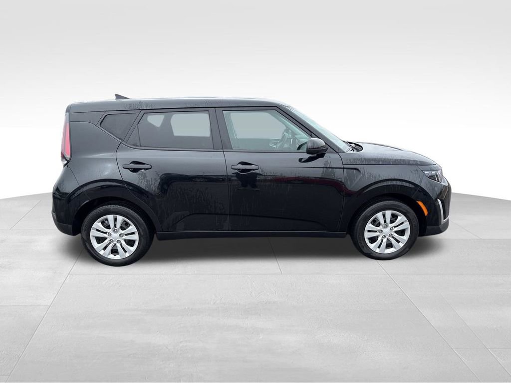 Certified 2023 Kia Soul LX image 5
