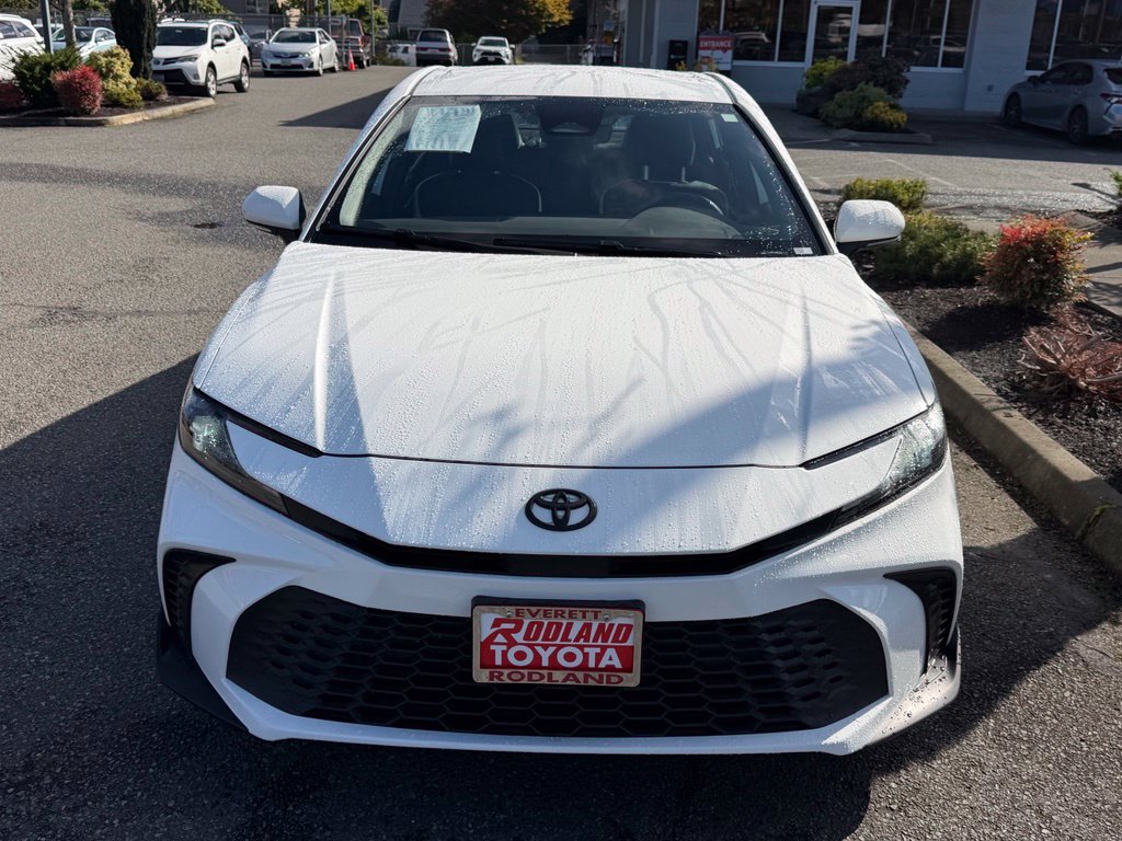 Certified 2025 Toyota Camry Hybrid FWD image 5