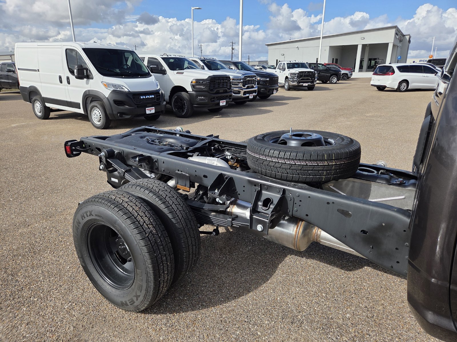 New 2026 RAM 3500 Tradesman AWD/4WD image 30