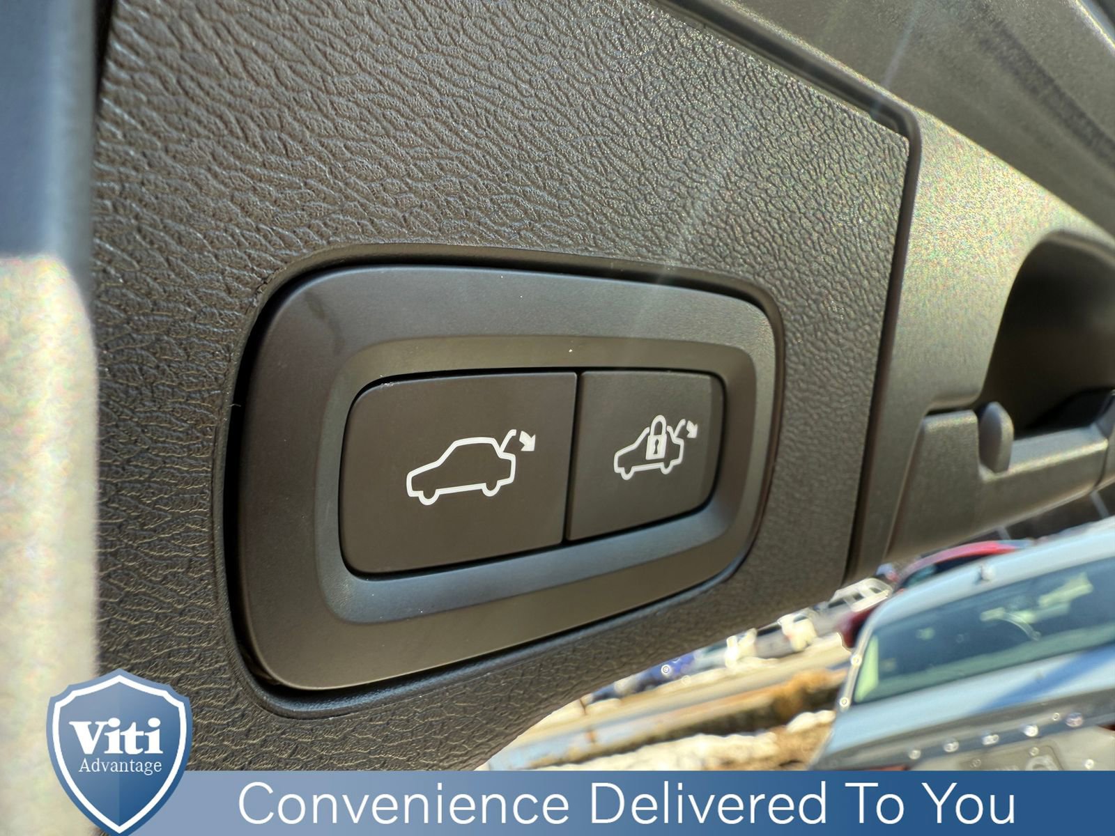 Certified 2023 Volvo XC60 B5 Ultimate w/ Climate Package image 25