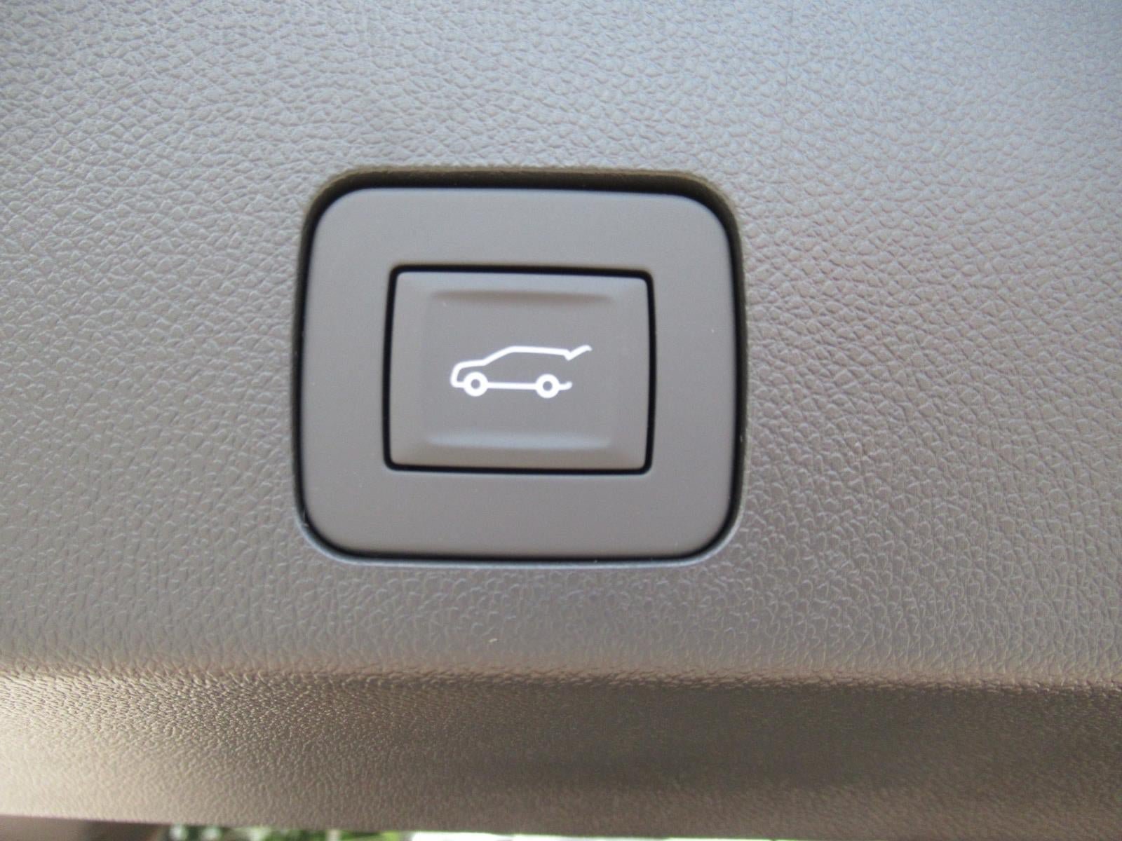 New 2026 Buick Encore GX Avenir w/ Avenir Technology Package FWD image 40