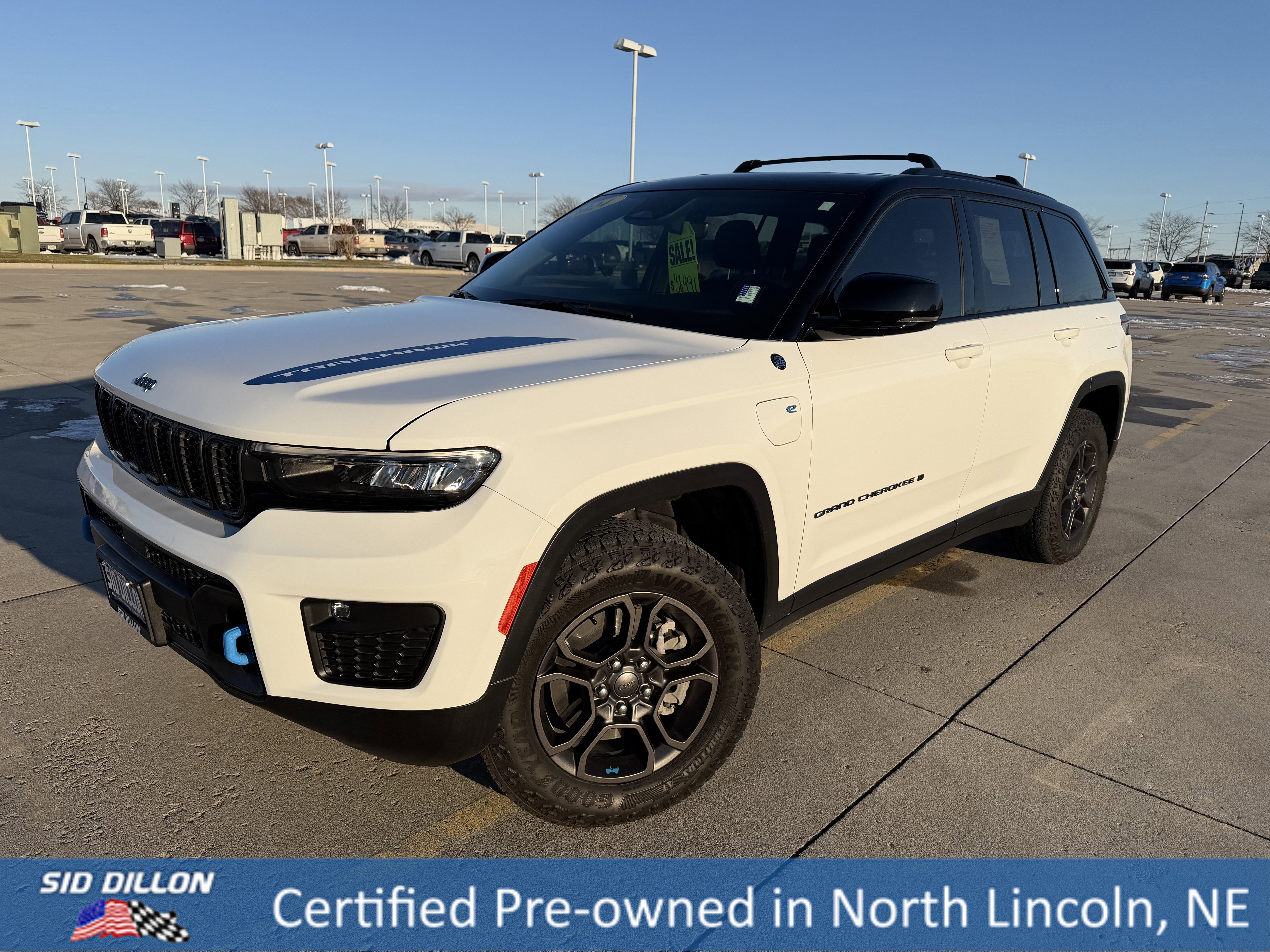 Used 2024 Jeep Grand Cherokee Trailhawk image 1