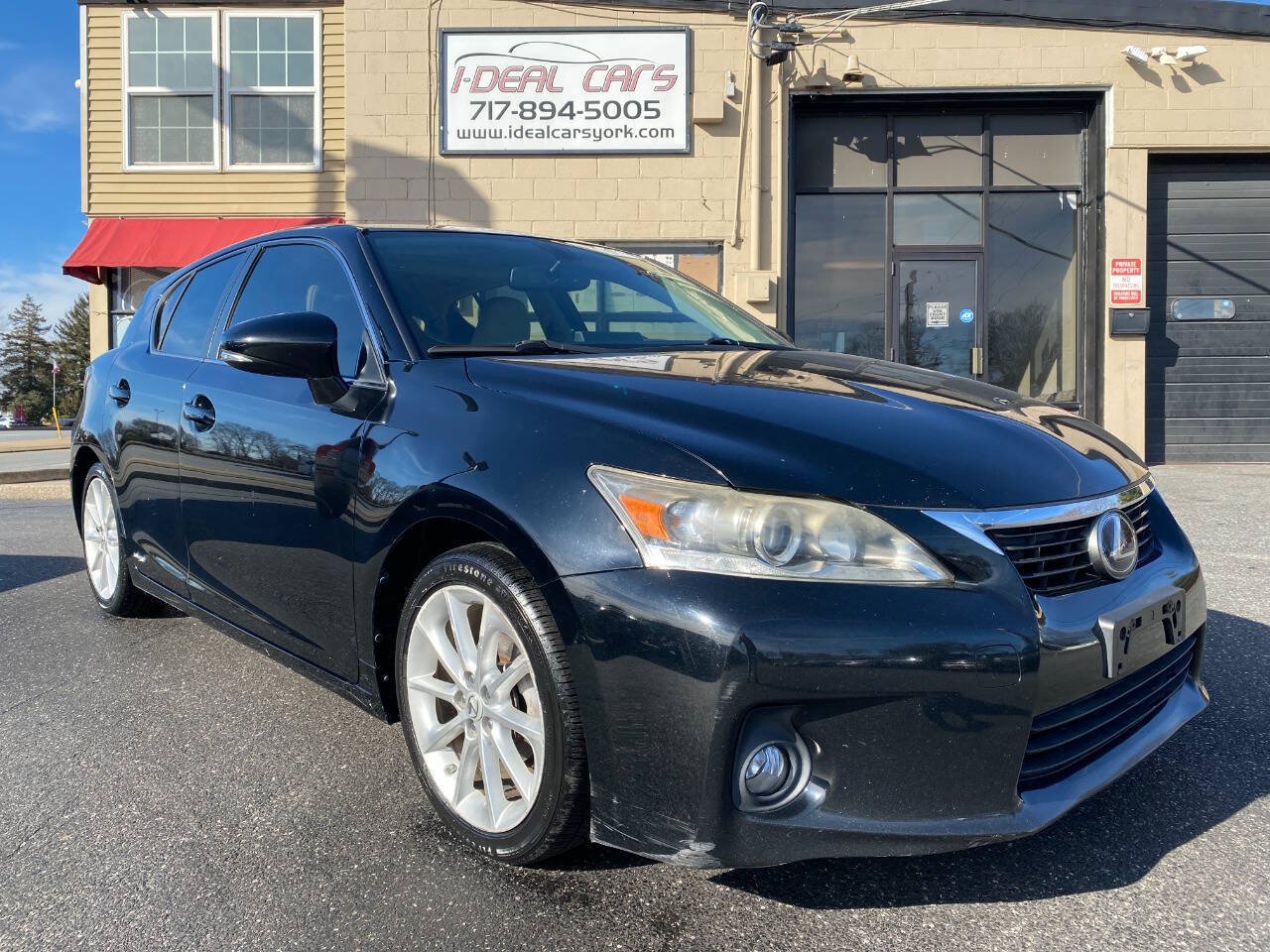 Used 2013 Lexus CT 200h w/ Premium Pkg w/Navigation FWD image 1