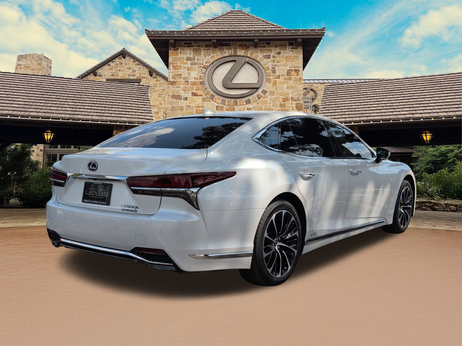 Used 2018 Lexus LS 500h w/ Luxury Package RWD image 2