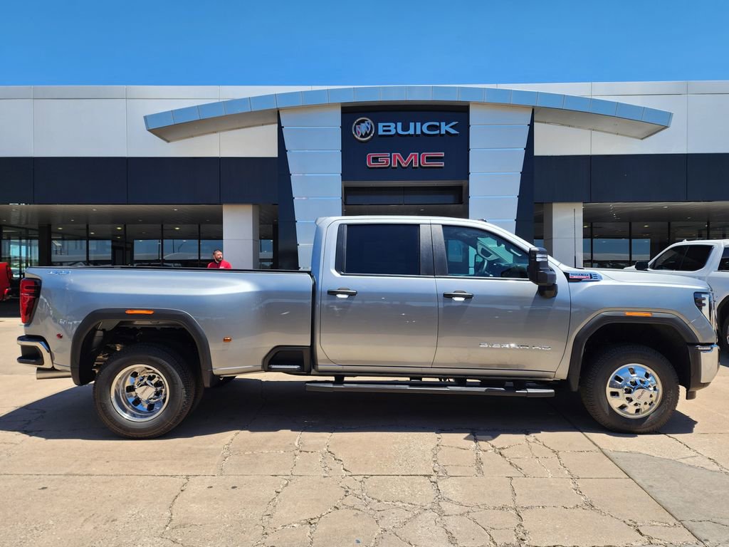 New 2026 GMC Sierra 3500 Pro AWD/4WD image 2