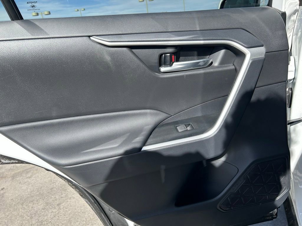 Used 2025 Toyota RAV4 XLE image 27