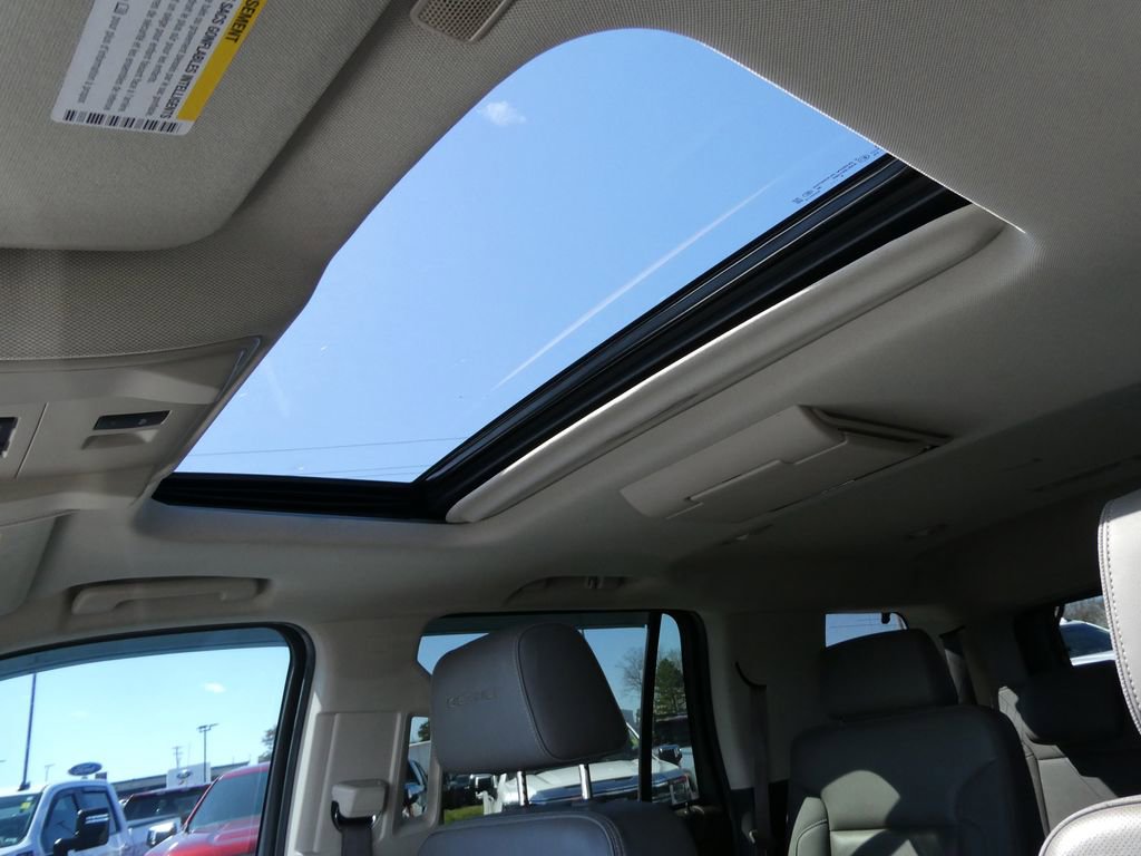 Used 2019 GMC Yukon Denali w/ Denali Ultimate Package image 32