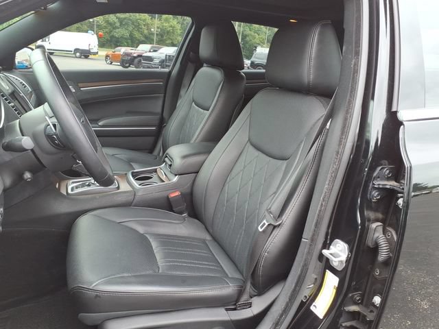 Used 2018 Chrysler 300 C w/ Sun, Sound & Nav Package RWD image 12