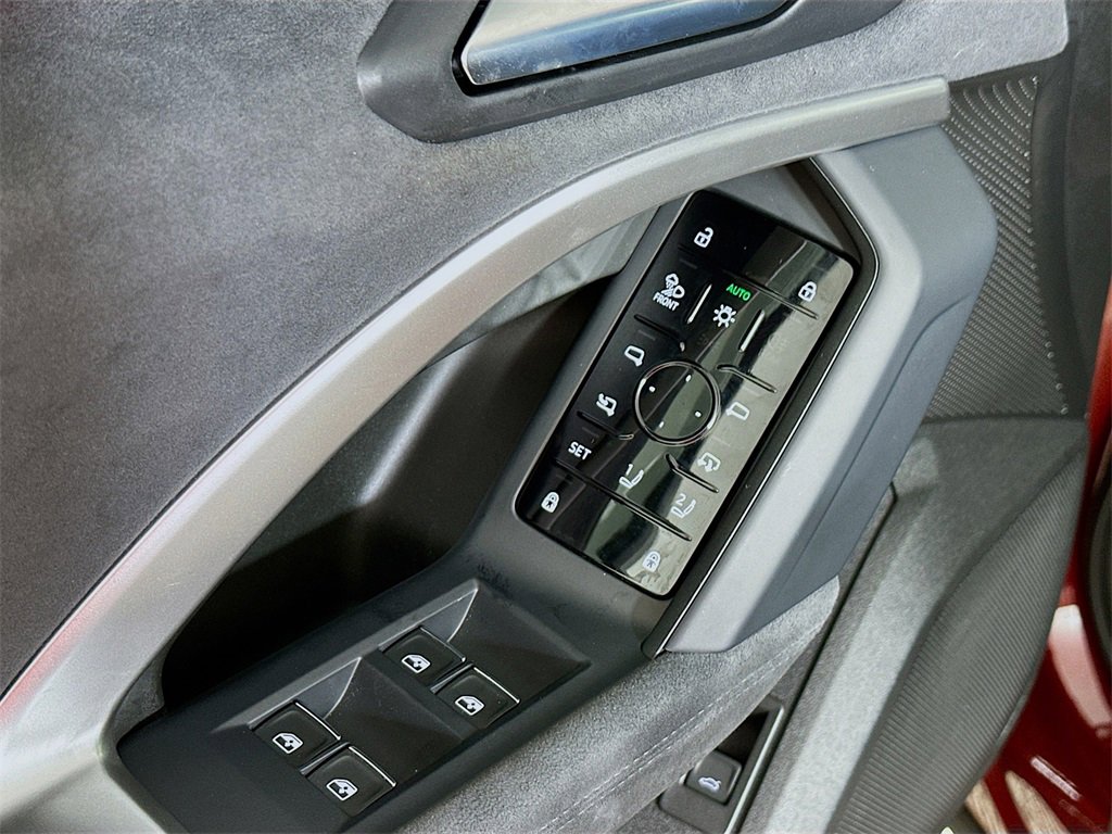 New 2025 Audi SQ5 Prestige image 21