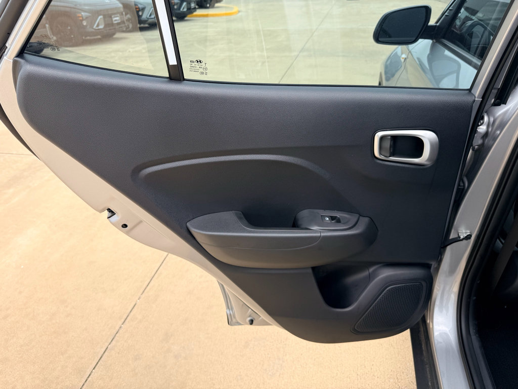 Used 2026 Hyundai Venue SE FWD image 23