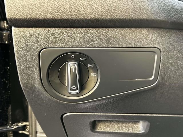 Certified 2023 Volkswagen Tiguan SE w/ Panoramic Sunroof Package image 22