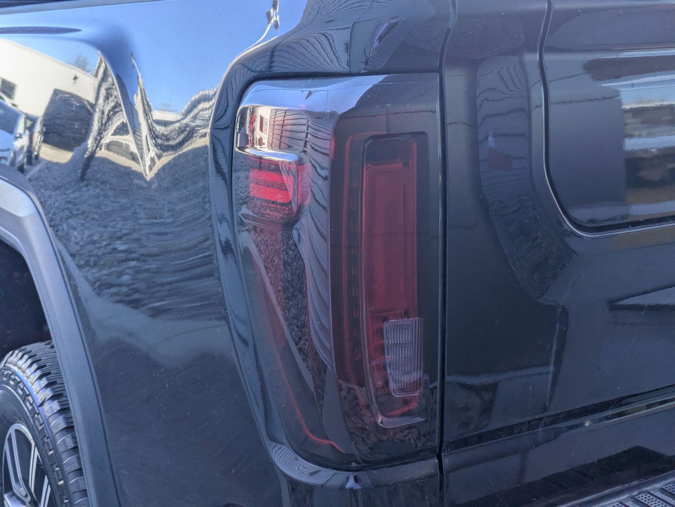 Used 2021 GMC Sierra 2500 AT4 w/ AT4 Premium Plus Package image 13