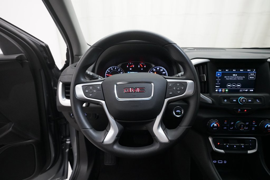 Used 2024 GMC Terrain SLE image 4
