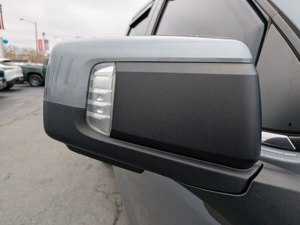 Used 2020 Chevrolet Silverado 1500 High Country w/ Technology Package image 13