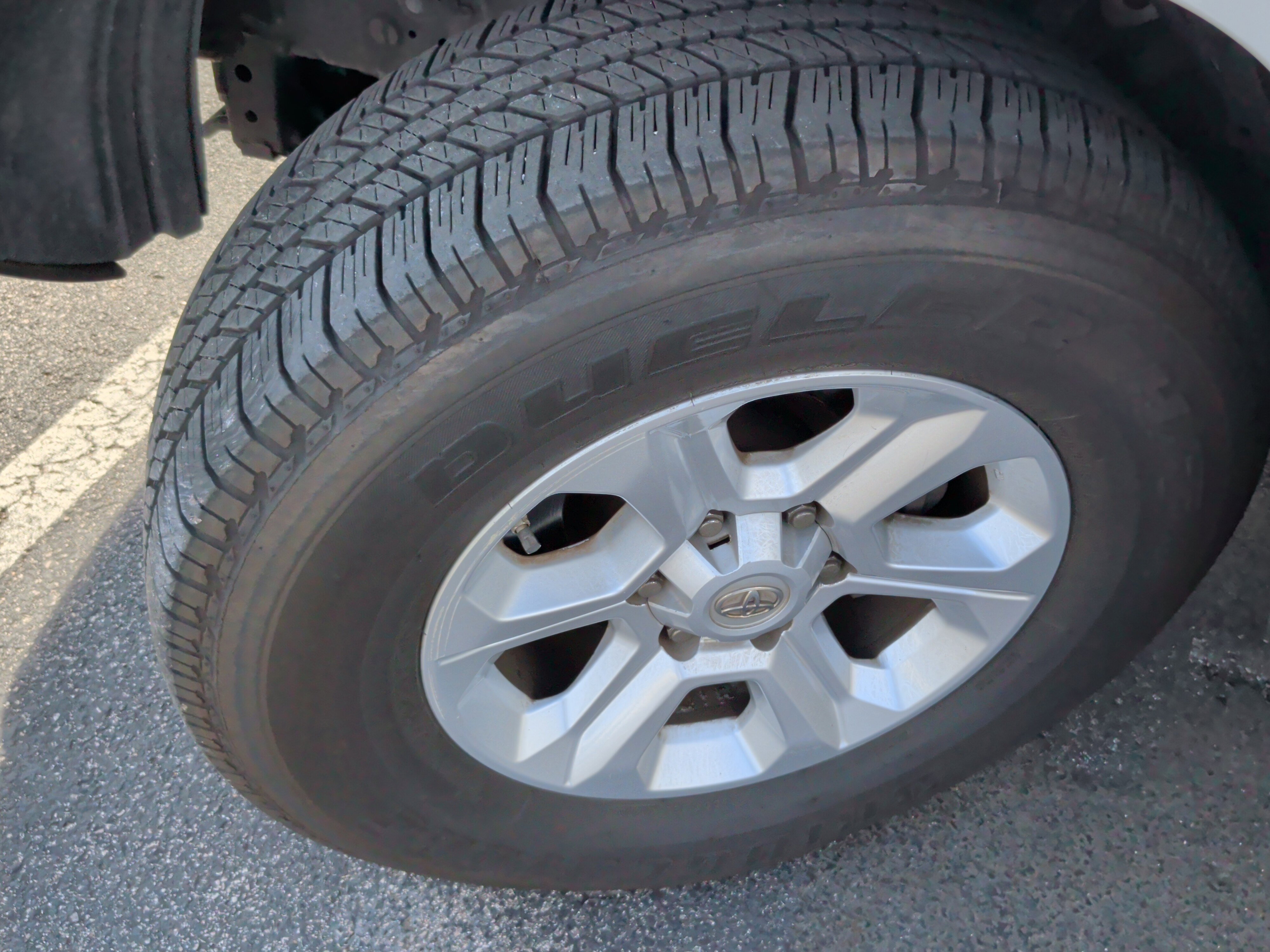 Used 2015 Toyota 4Runner SR5 AWD/4WD image 12