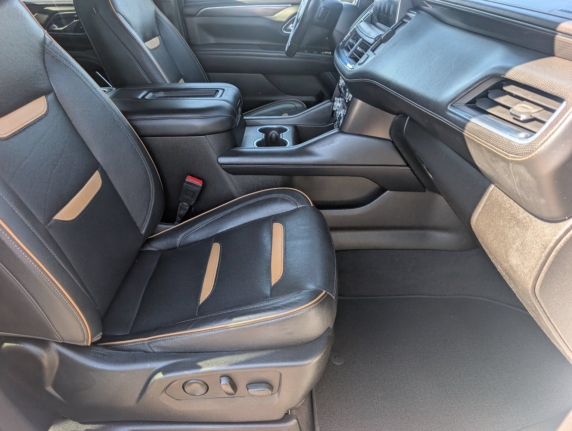 Certified 2021 GMC Yukon XL AT4 AWD/4WD image 12