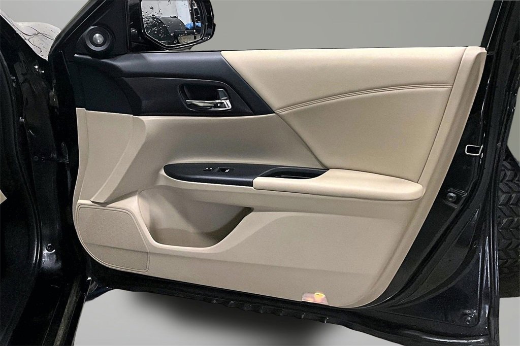 Used 2014 Honda Accord Touring image 27