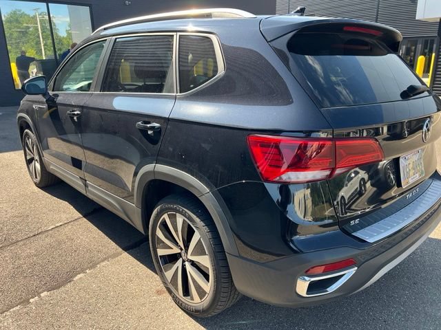 Used 2022 Volkswagen Taos SE FWD image 4