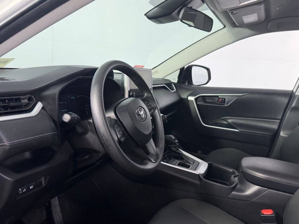 Used 2025 Toyota RAV4 LE image 22