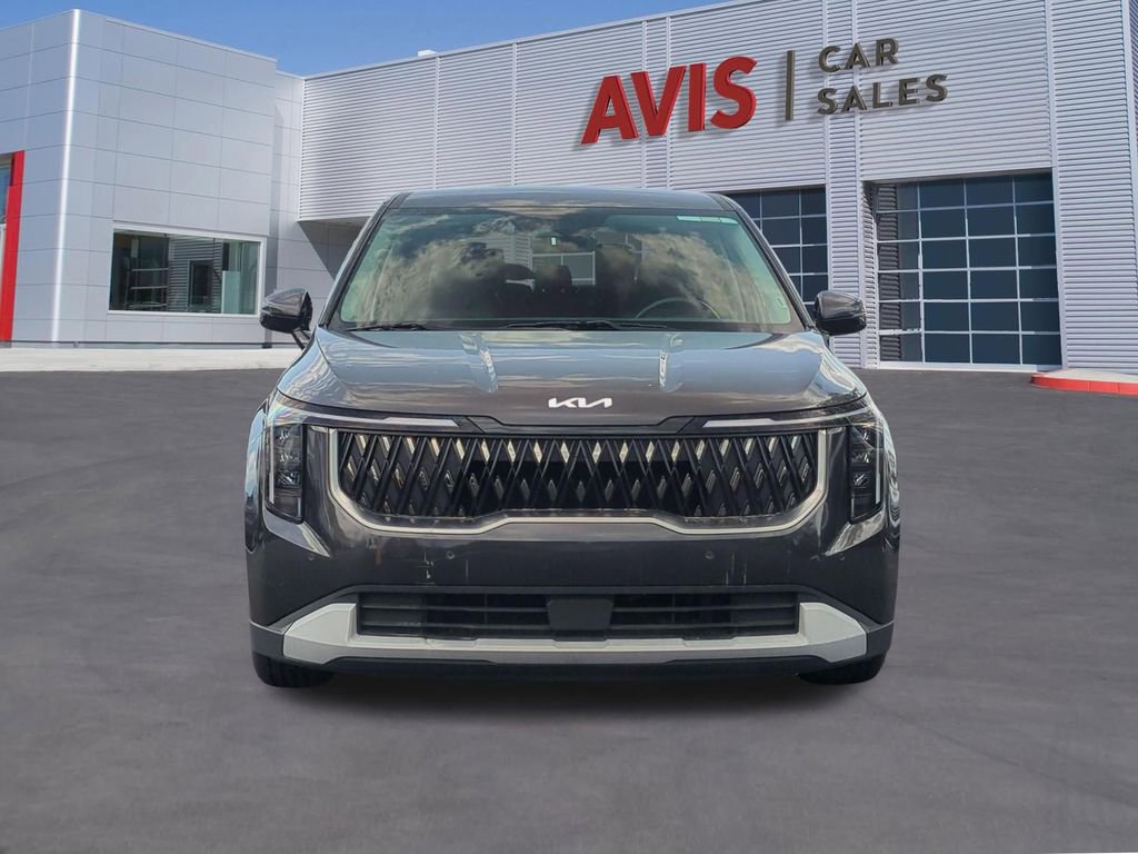 Used 2025 Kia Carnival FWD image 2