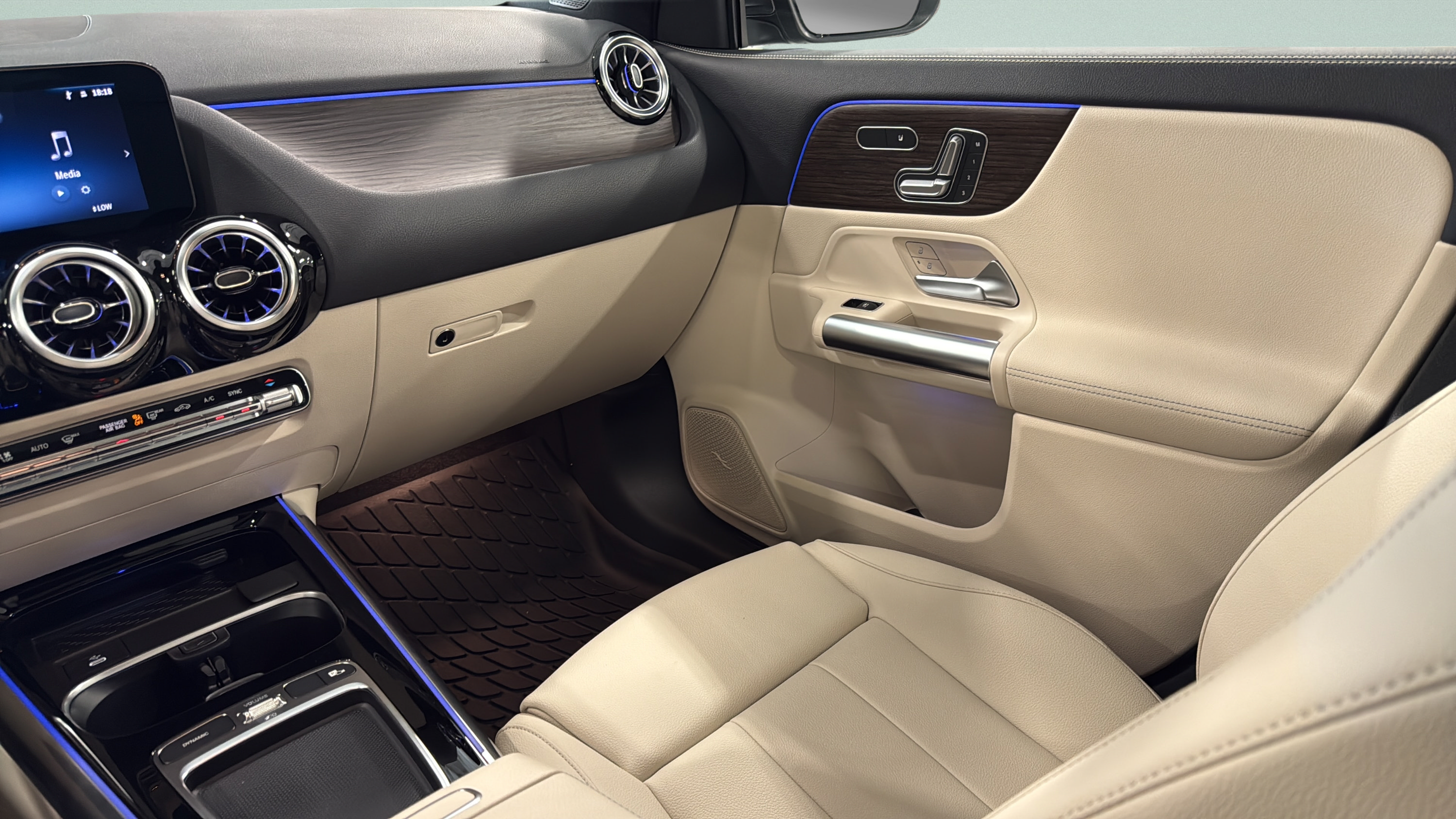 New 2026 Mercedes-Benz GLA 250 image 35