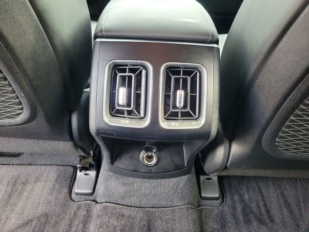 Used 2025 Kia Sorento S image 11