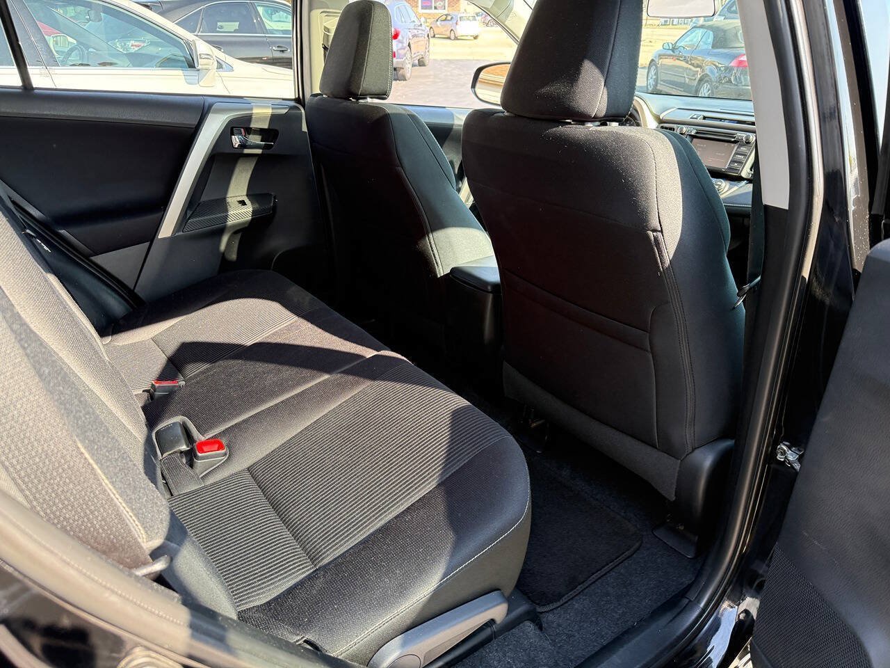Used 2015 Toyota RAV4 XLE AWD/4WD image 37