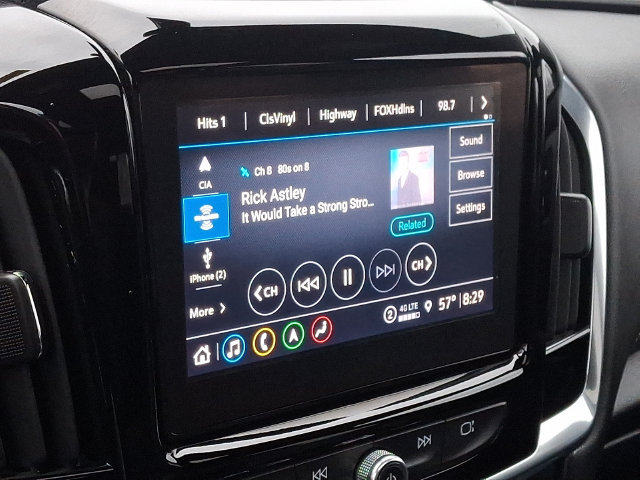 Used 2023 Chevrolet Traverse LT w/ LT Premium Package AWD/4WD image 3