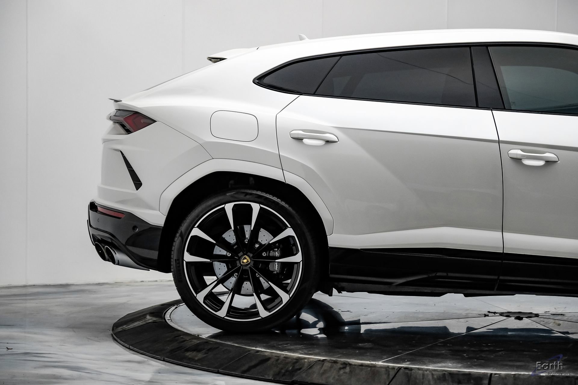 Used 2022 Lamborghini Urus AWD/4WD image 22