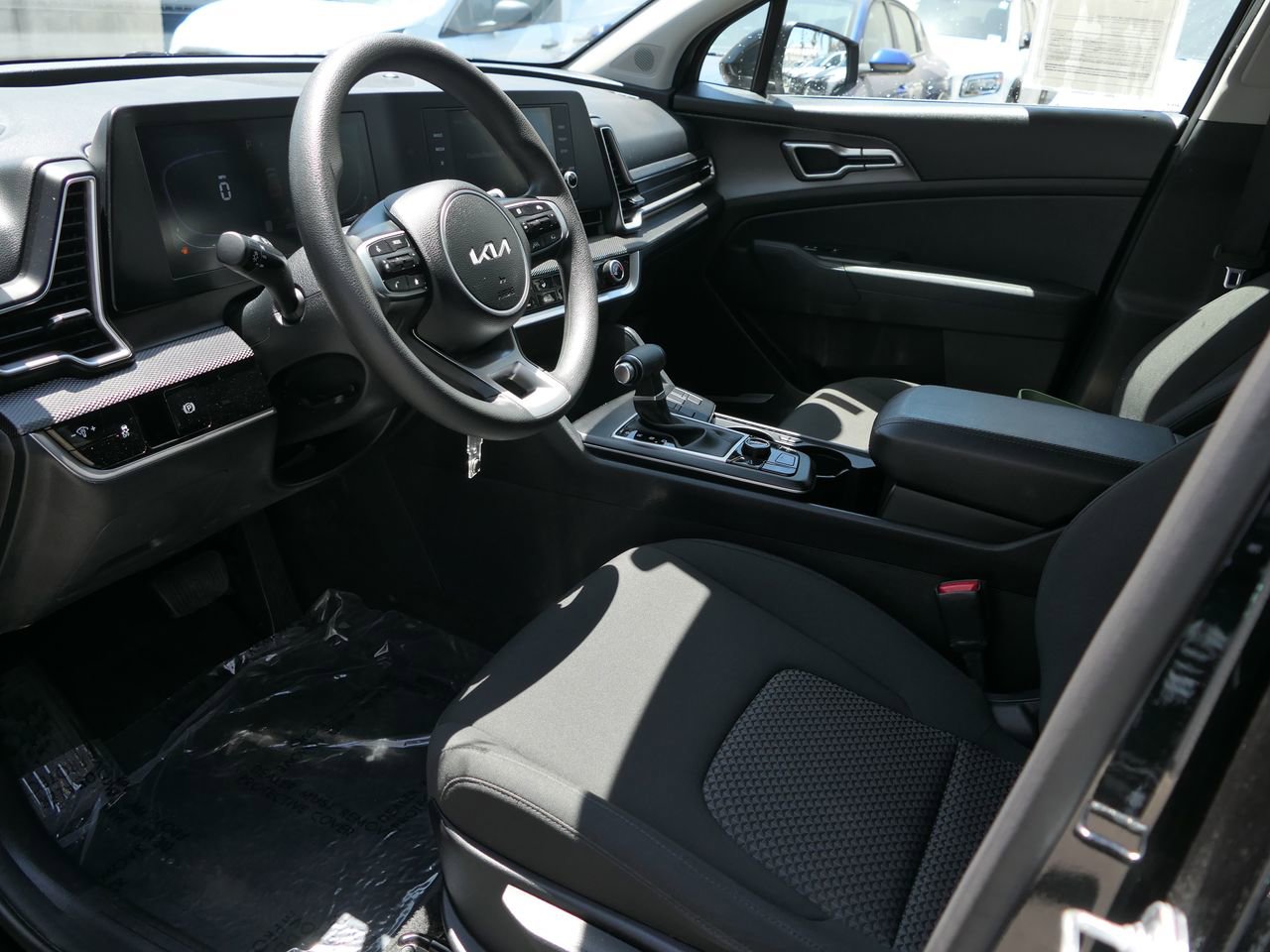 Used 2025 Kia Sportage LX FWD image 10