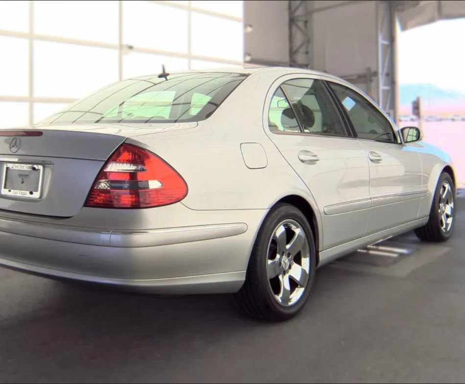 Used 2005 Mercedes-Benz E 320 Sedan w/ Sunroof Pkg image 5