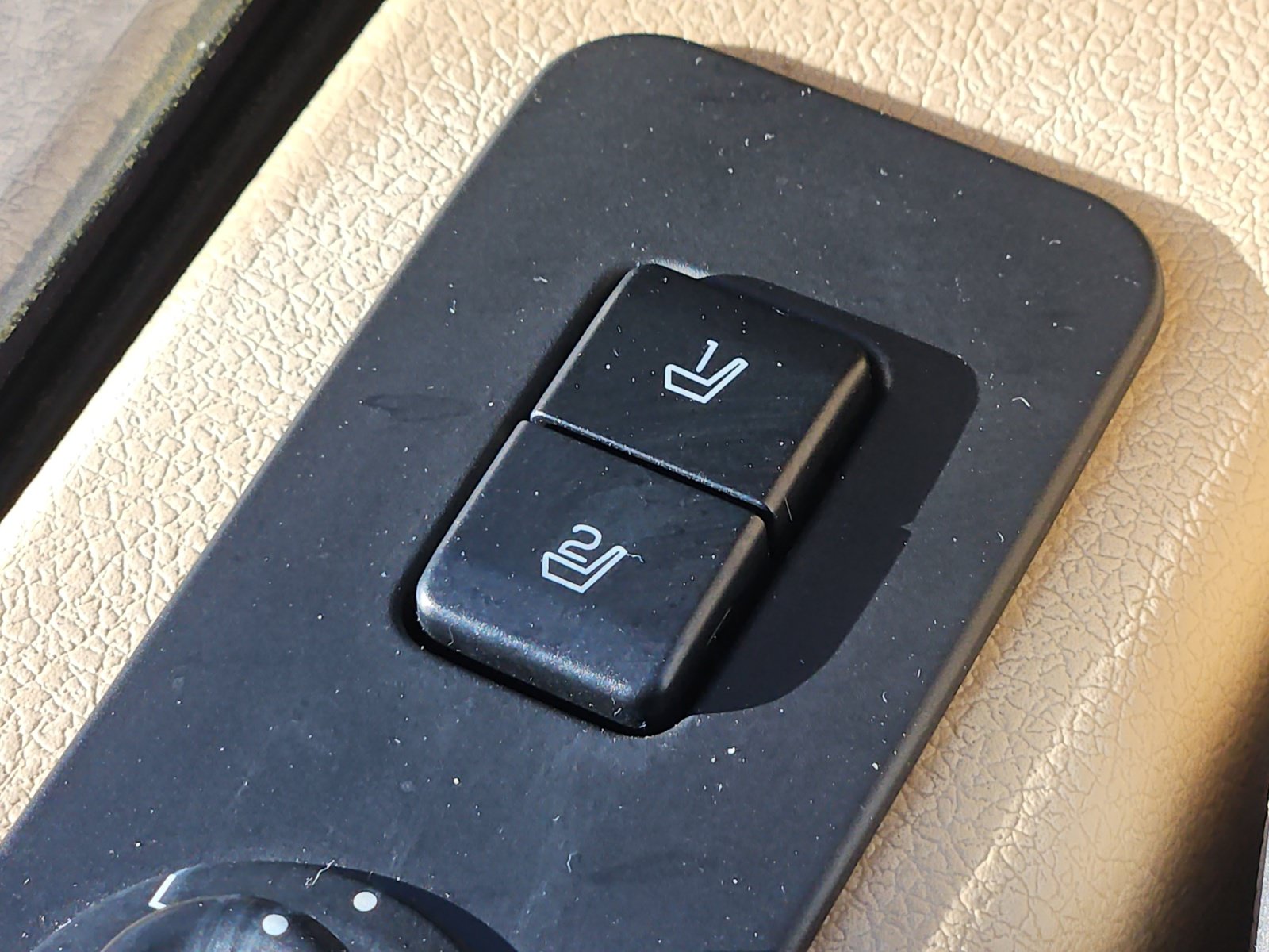 Used 2016 Ford F350 Lariat AWD/4WD image 17